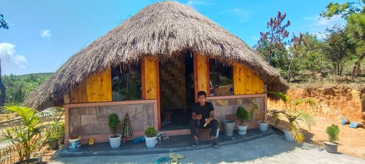 Meikha Homestay Pynursla エクステリア 写真